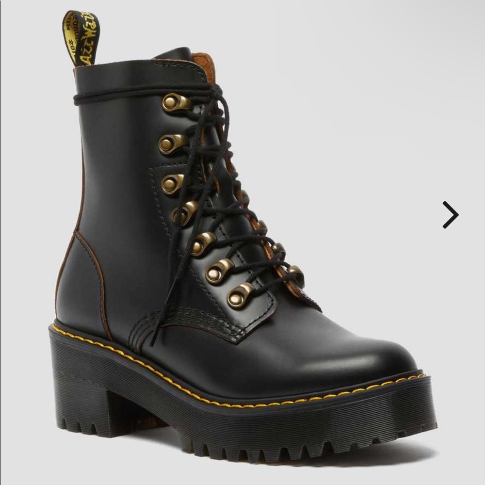 doc martens - LEONA WOMEN'S VINTAGE SMOOTH LEATHER HEELED BOOTS